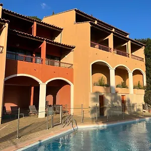 https://appartement-vue-sur-mer-piscine-garage-prive.fr-provencehotel.com